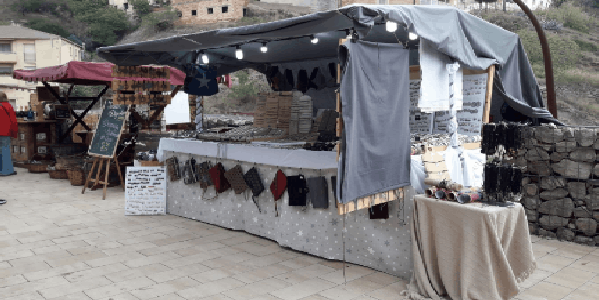 Alquiler de parada de mercadillo y carpas plegables